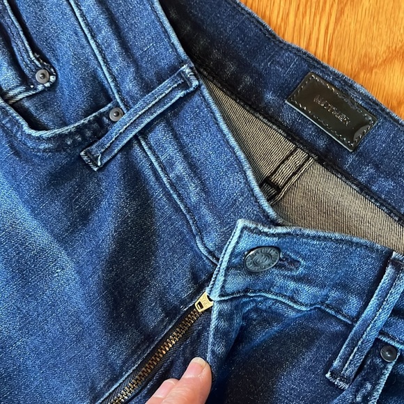 MOTHER The Weekender Fray Size 34 NWT - Picture 9 of 13